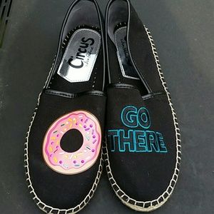 CIRCUS BY SAN EDELMAN Leno Donut Go There Shoes